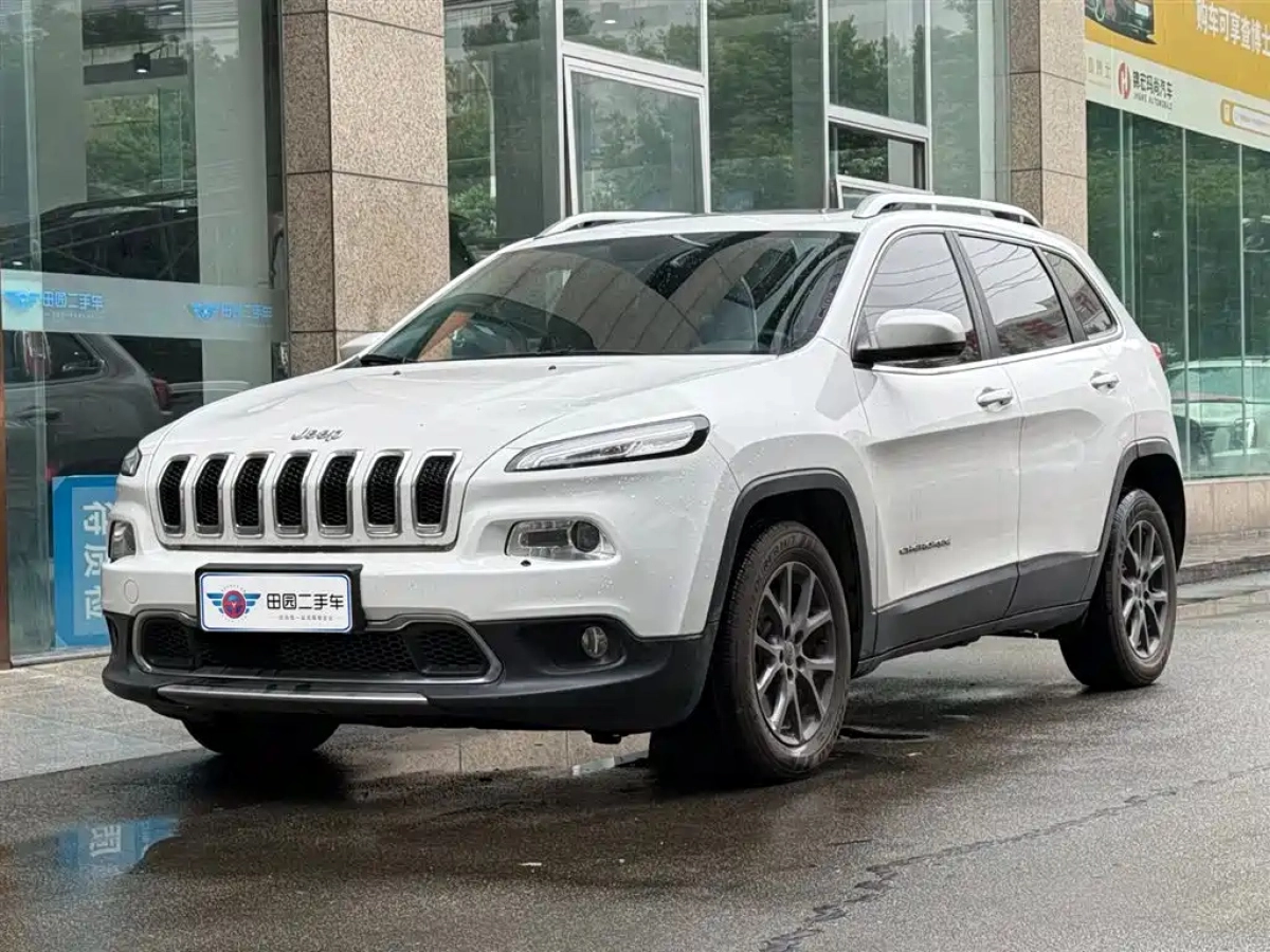 JEEP CHEROKEE