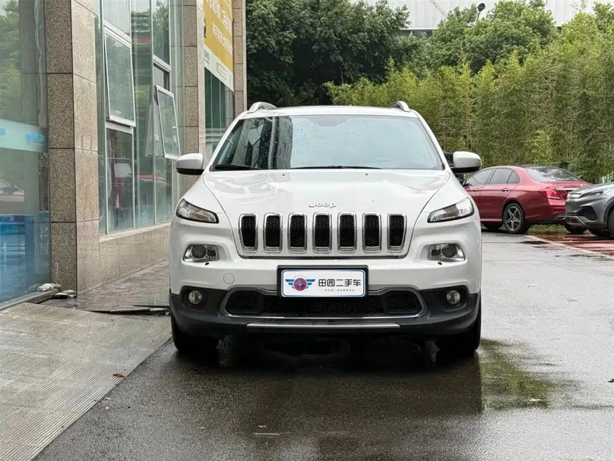JEEP CHEROKEE