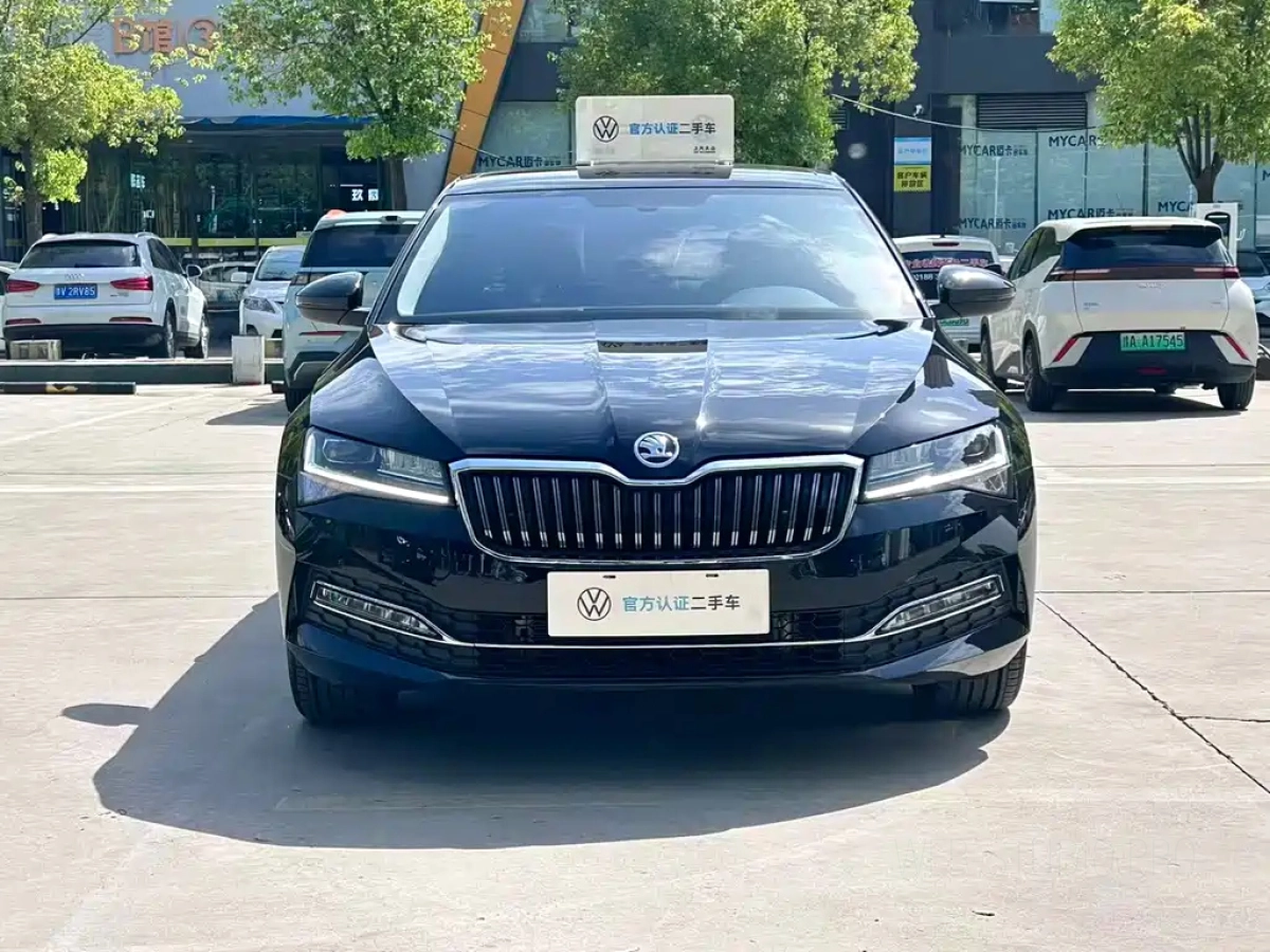 SKODA SUPERB