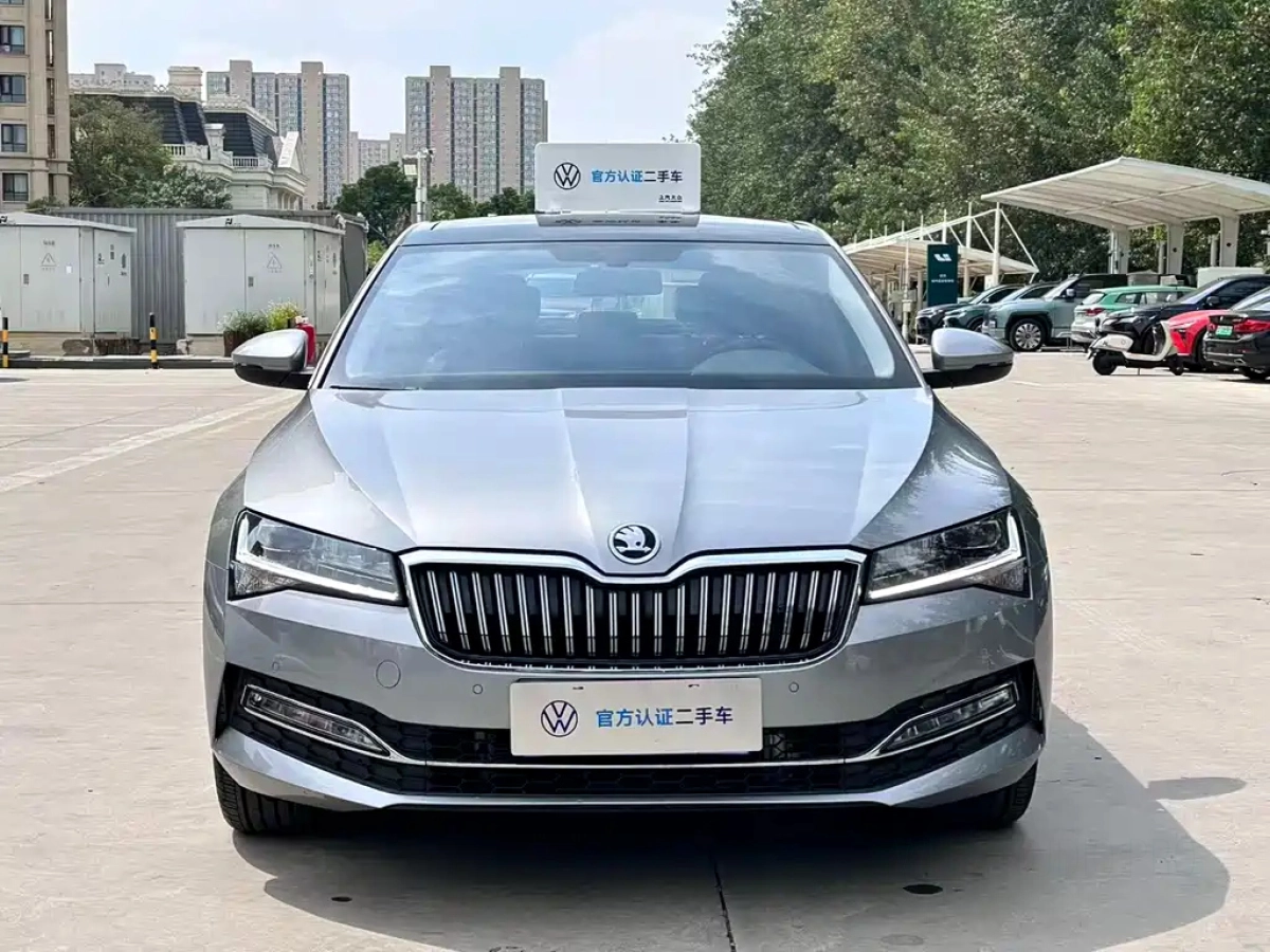 SKODA SUPERB