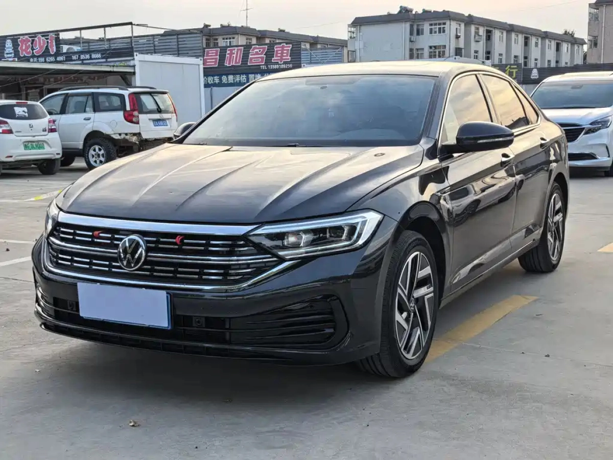 VOLKSWAGEN SAGITAR  2022