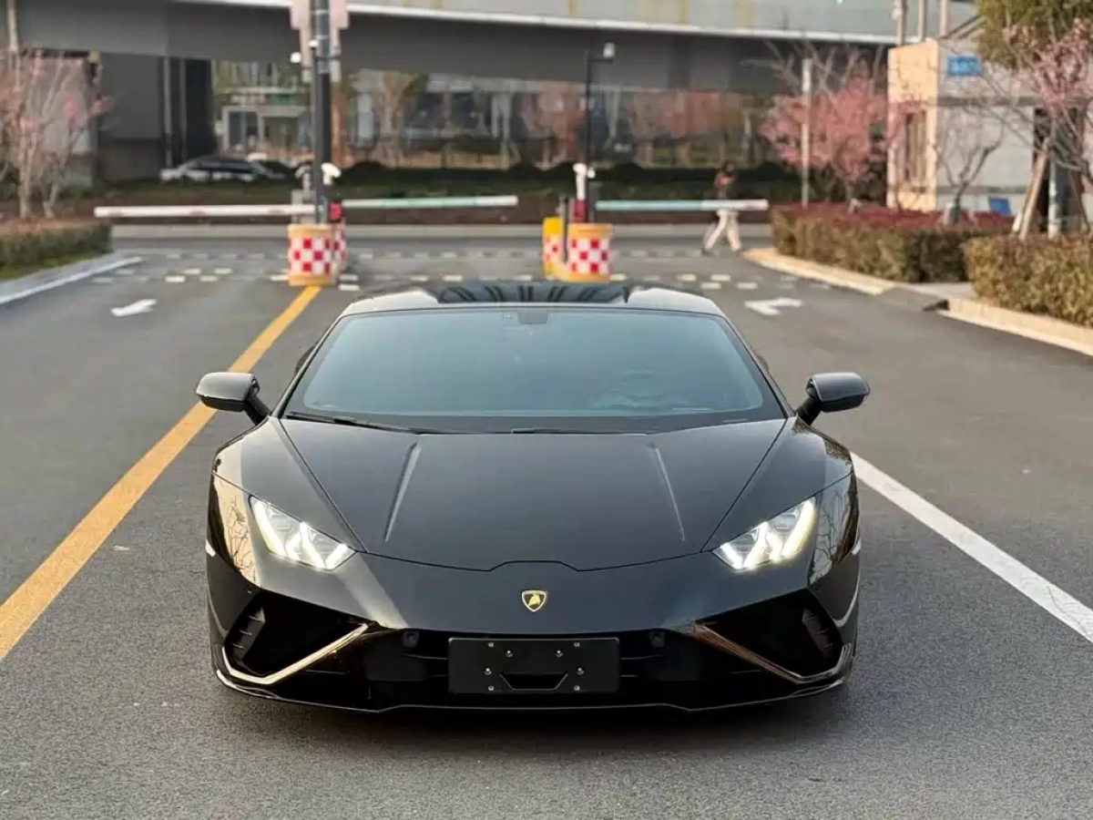 LAMBORGHINI HURACAN  2023