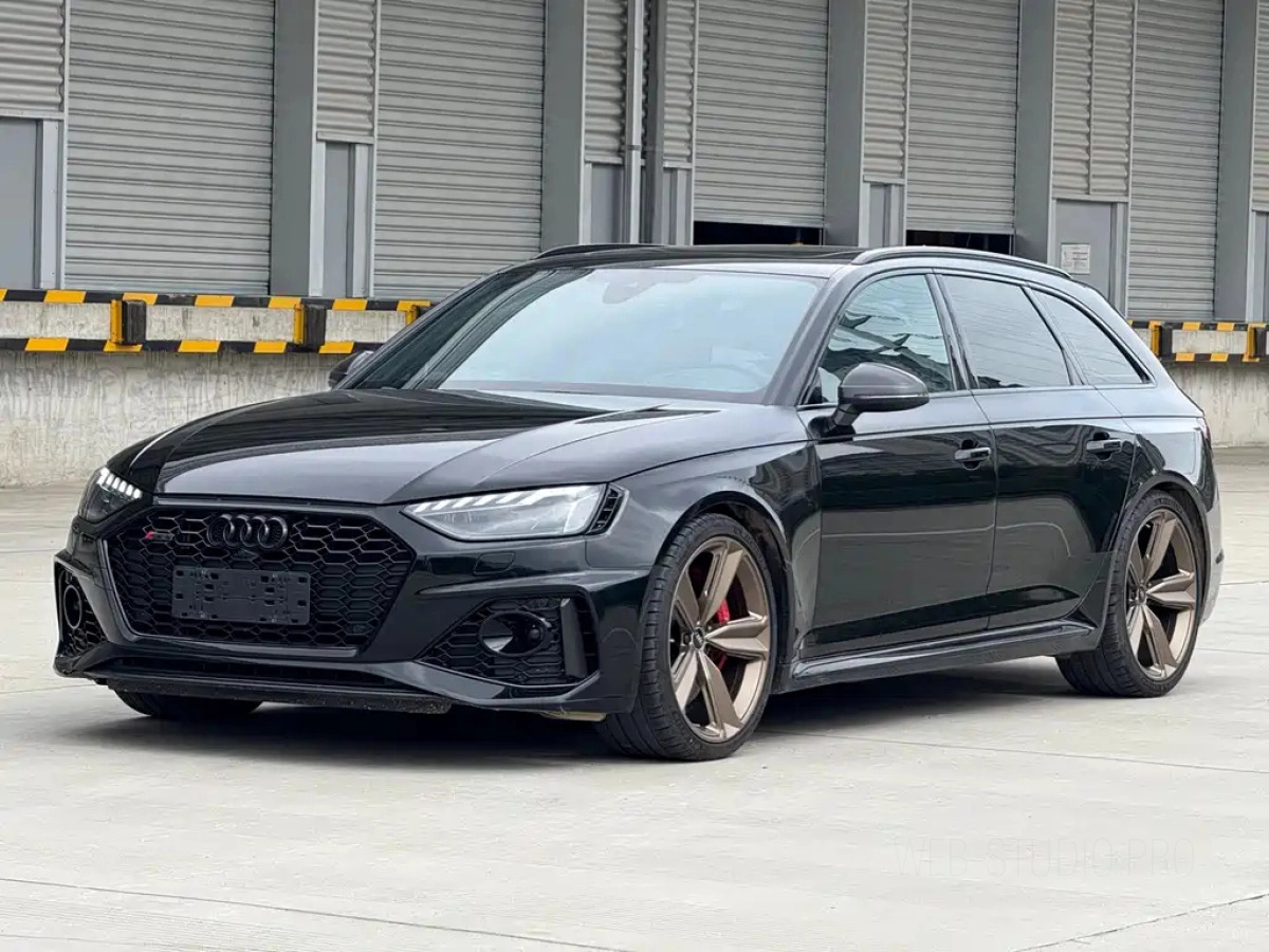 AUDI RS 4