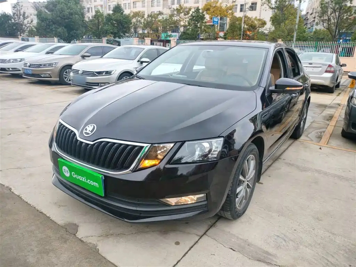 SKODA OCTAVIA  2021