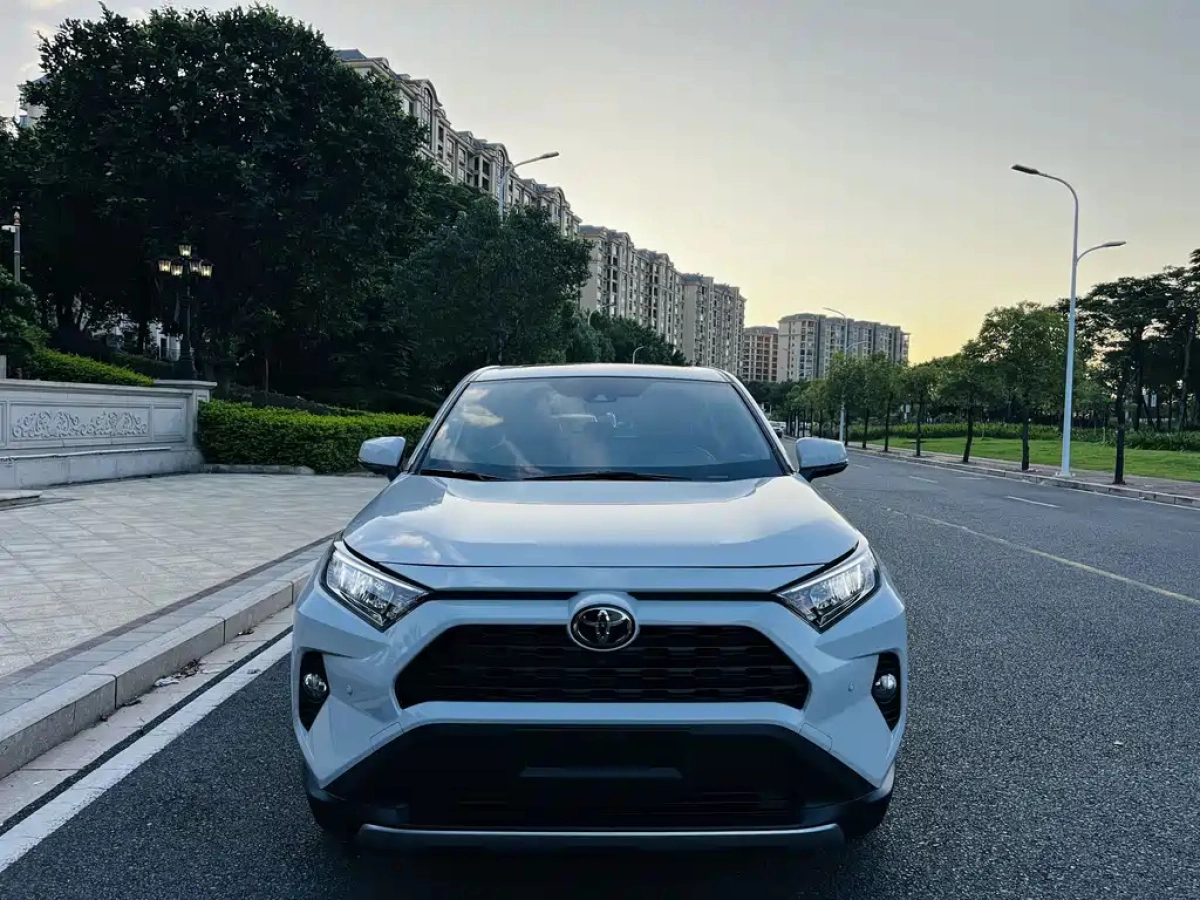 TOYOTA RAV4 RONGFANG