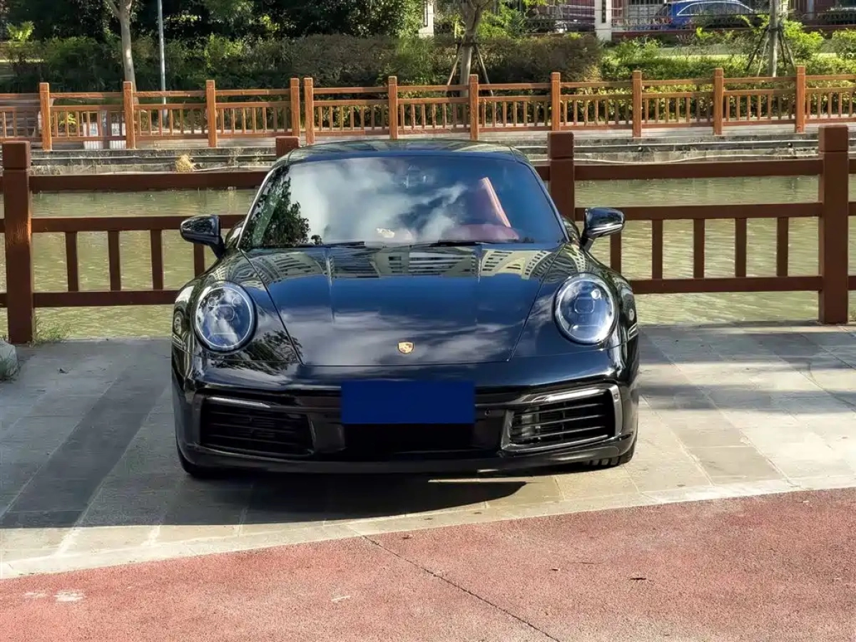 PORSCHE 911