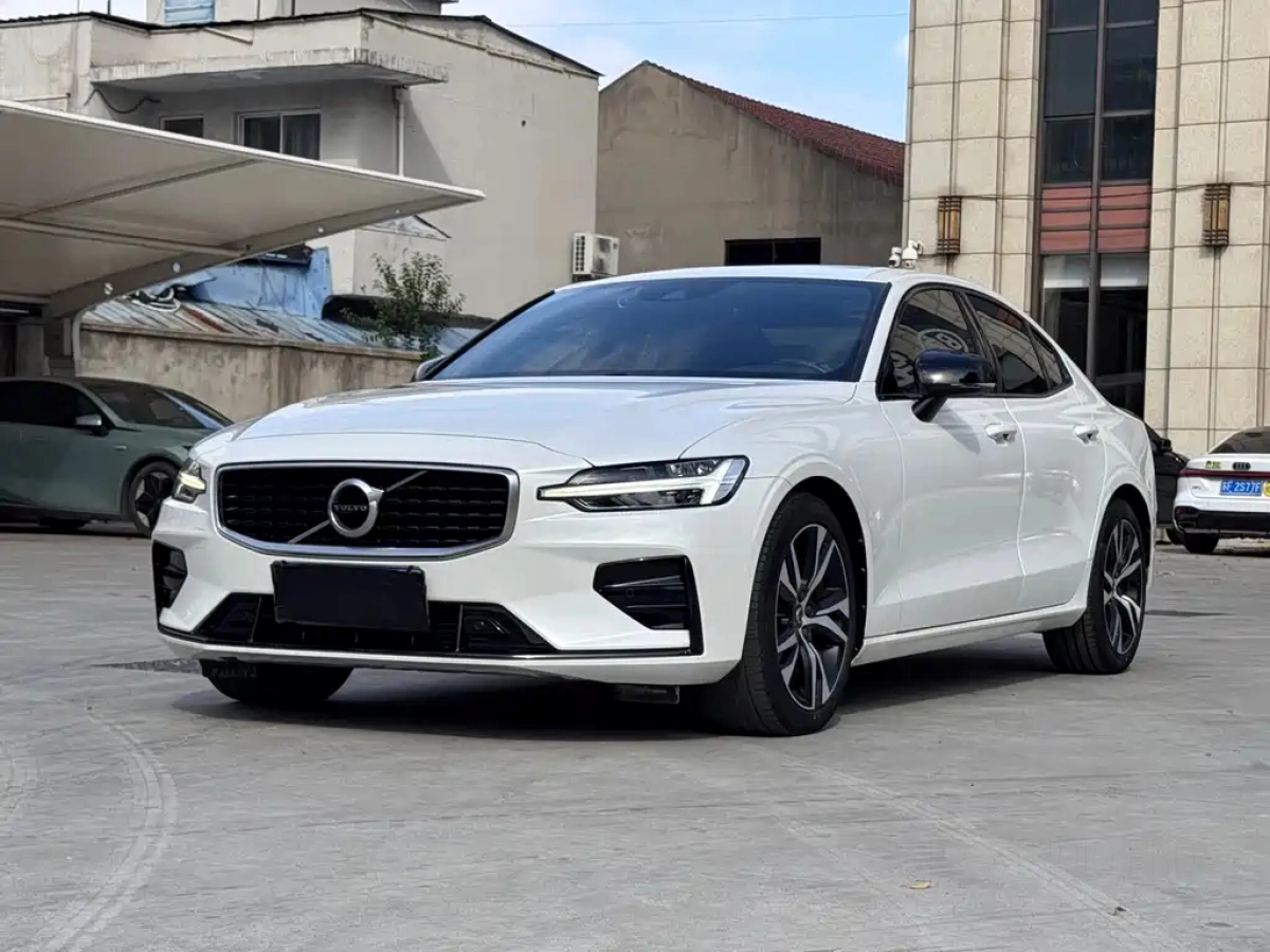 VOLVO S60  2020