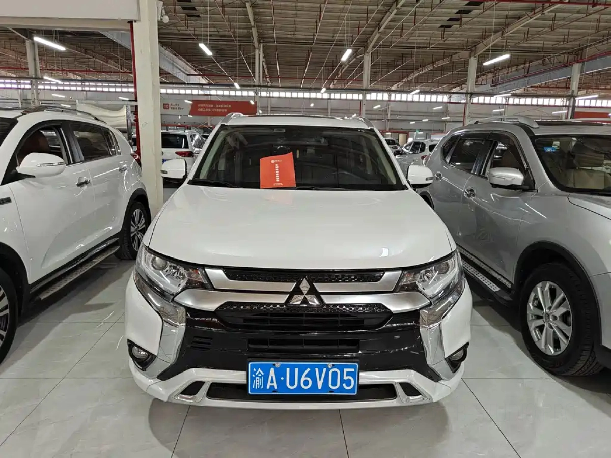 MITSUBISHI OUTLANDER