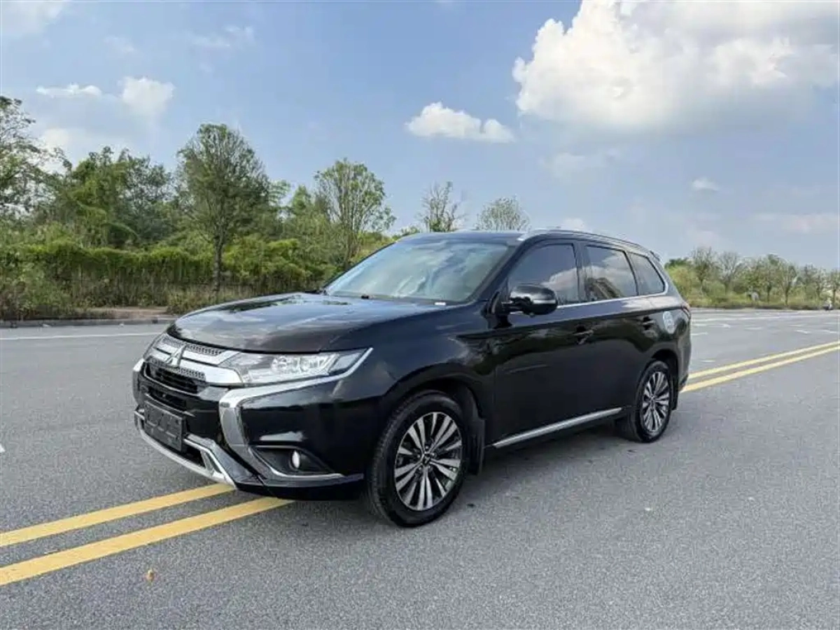 MITSUBISHI OUTLANDER