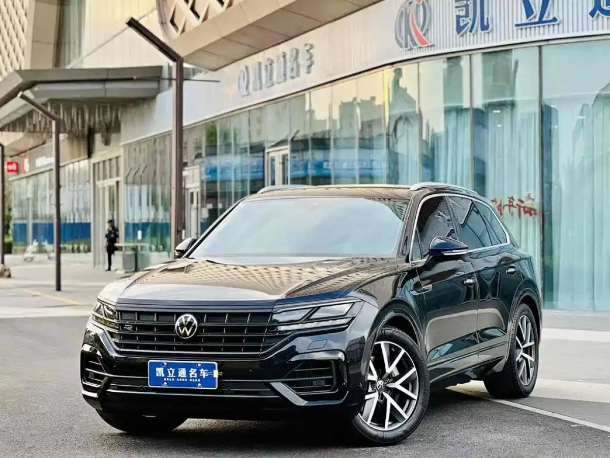 VOLKSWAGEN TOUAREG