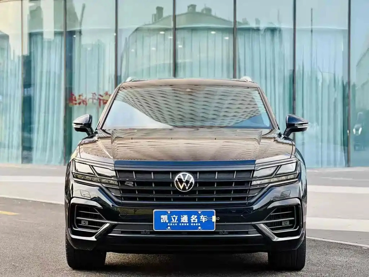 VOLKSWAGEN TOUAREG