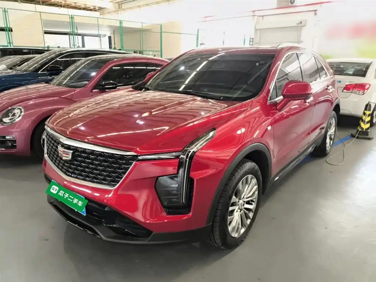 CADILLAC XT4