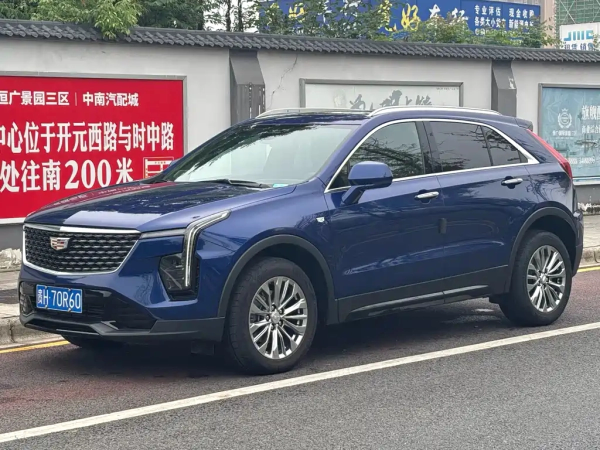 CADILLAC XT4