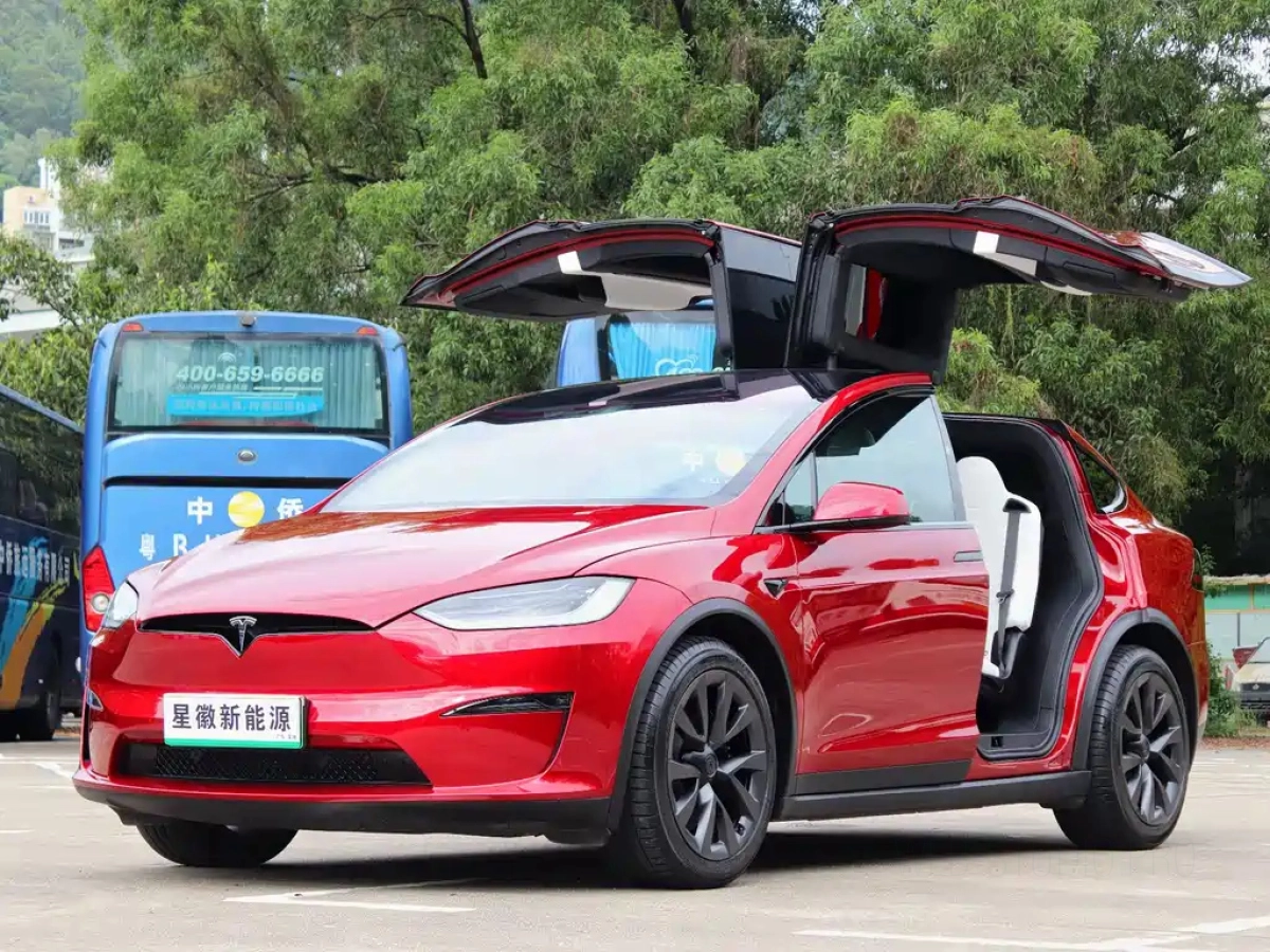 TESLA MODEL X