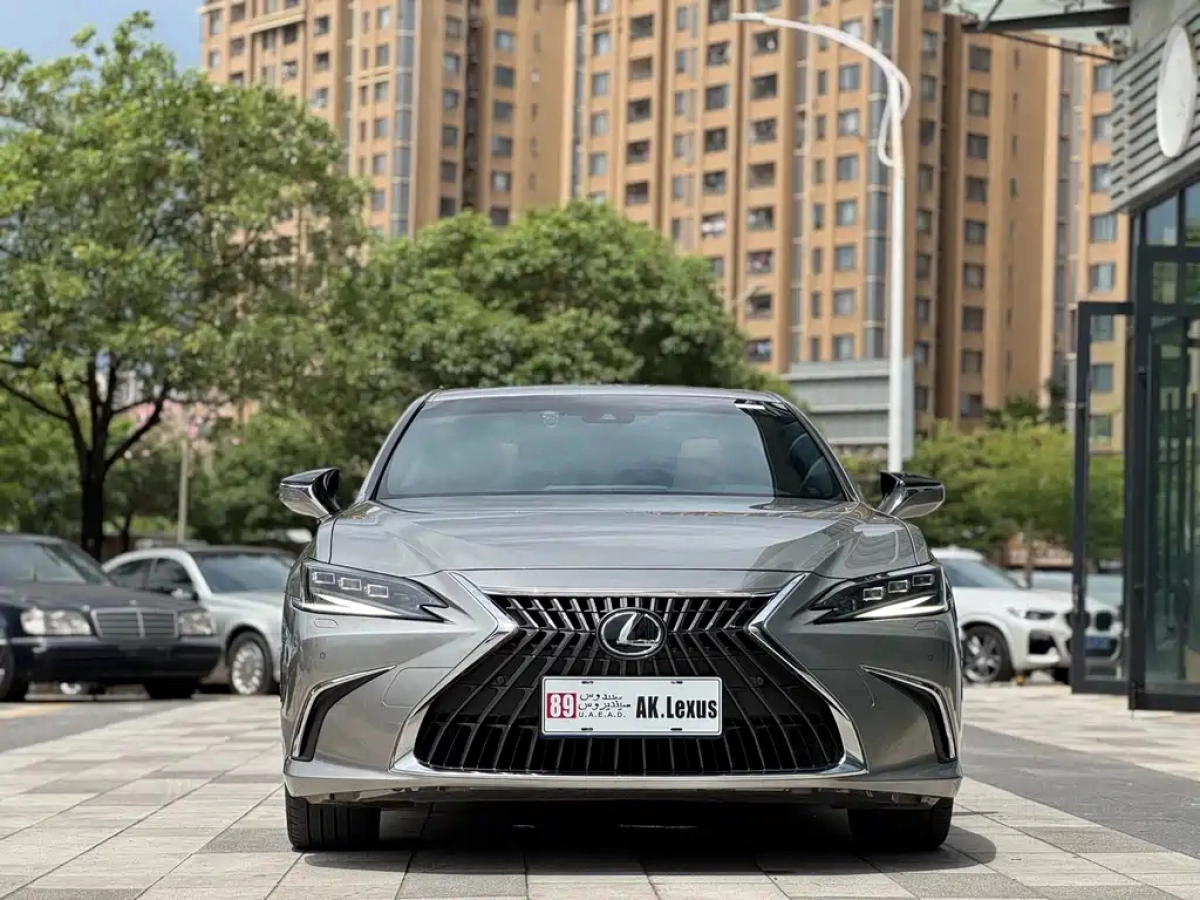 LEXUS ES