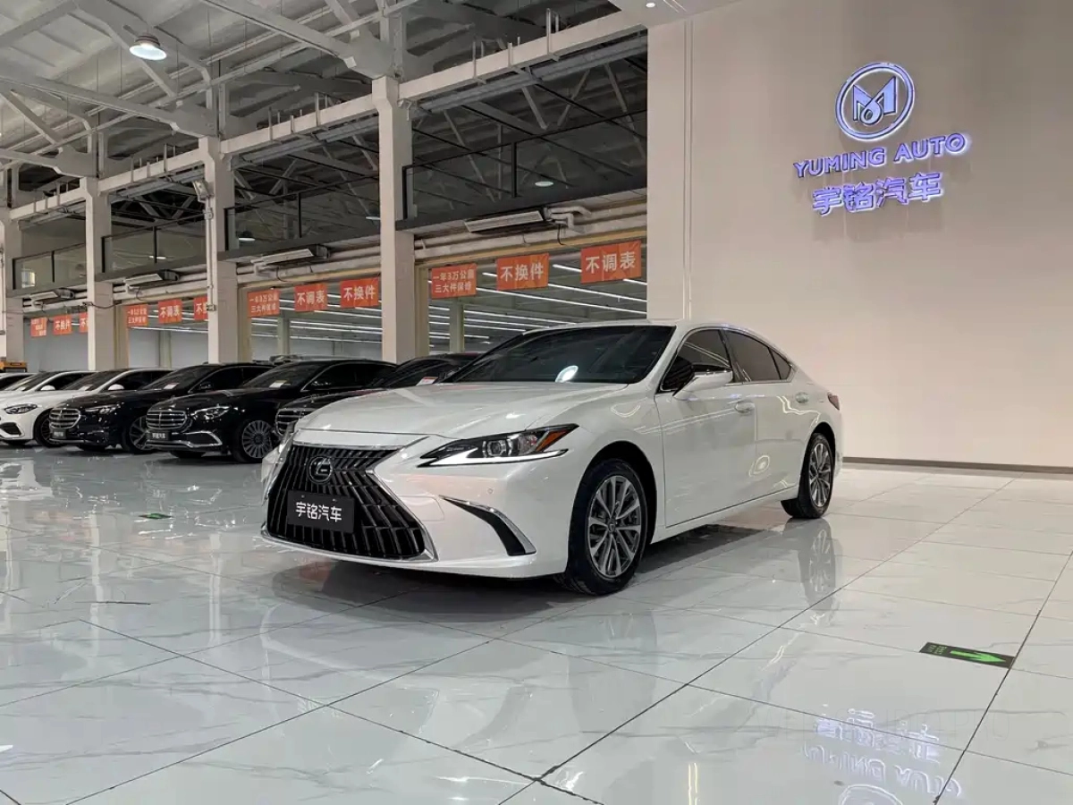 LEXUS ES  2024