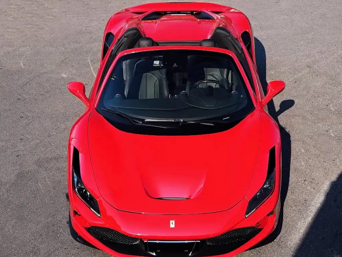 FERRARI F8