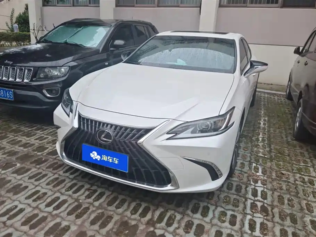 LEXUS ES  2024