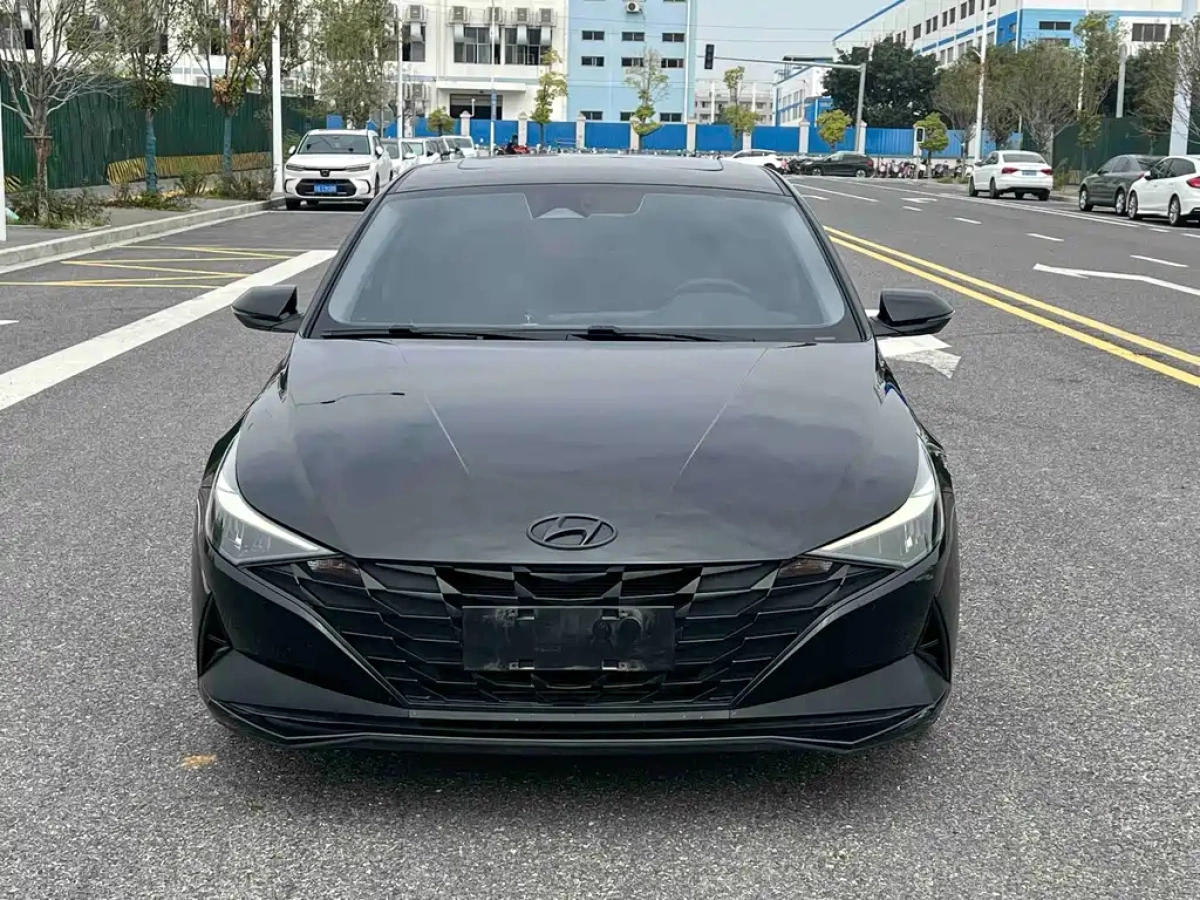 HYUNDAI ELANTRA