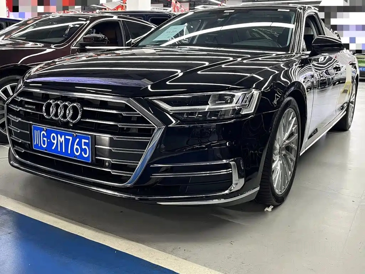 AUDI A8  2022