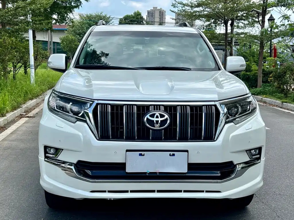 TOYOTA PRADO
