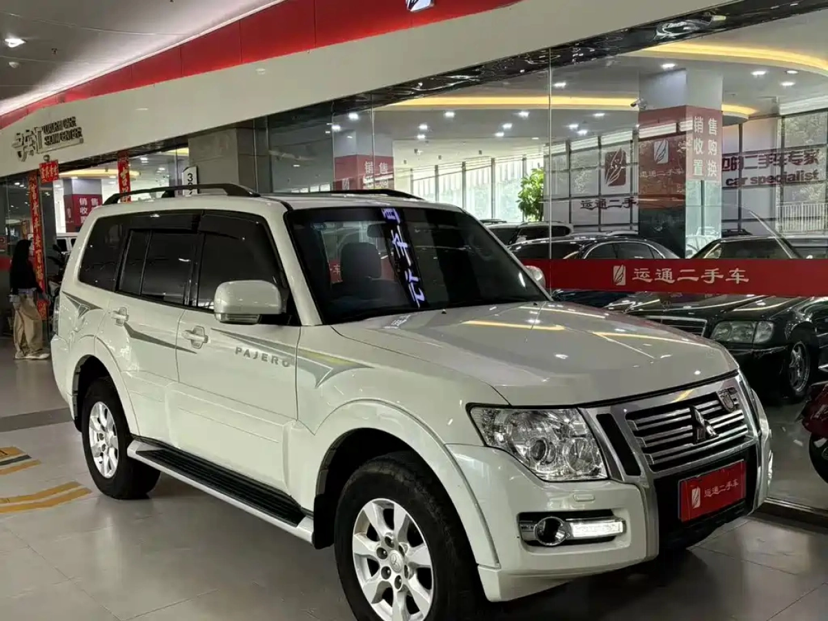MITSUBISHI PAJERO IMPORT