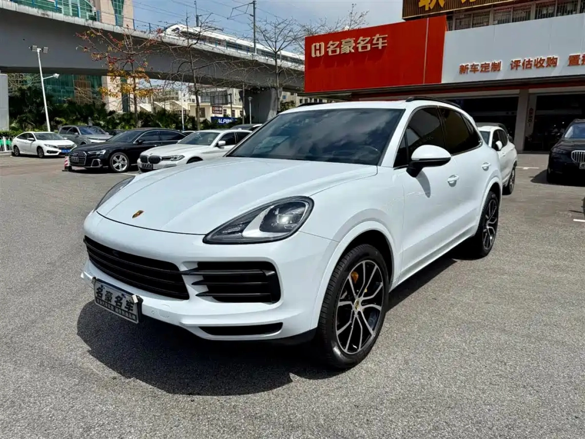 PORSCHE CAYENNE
