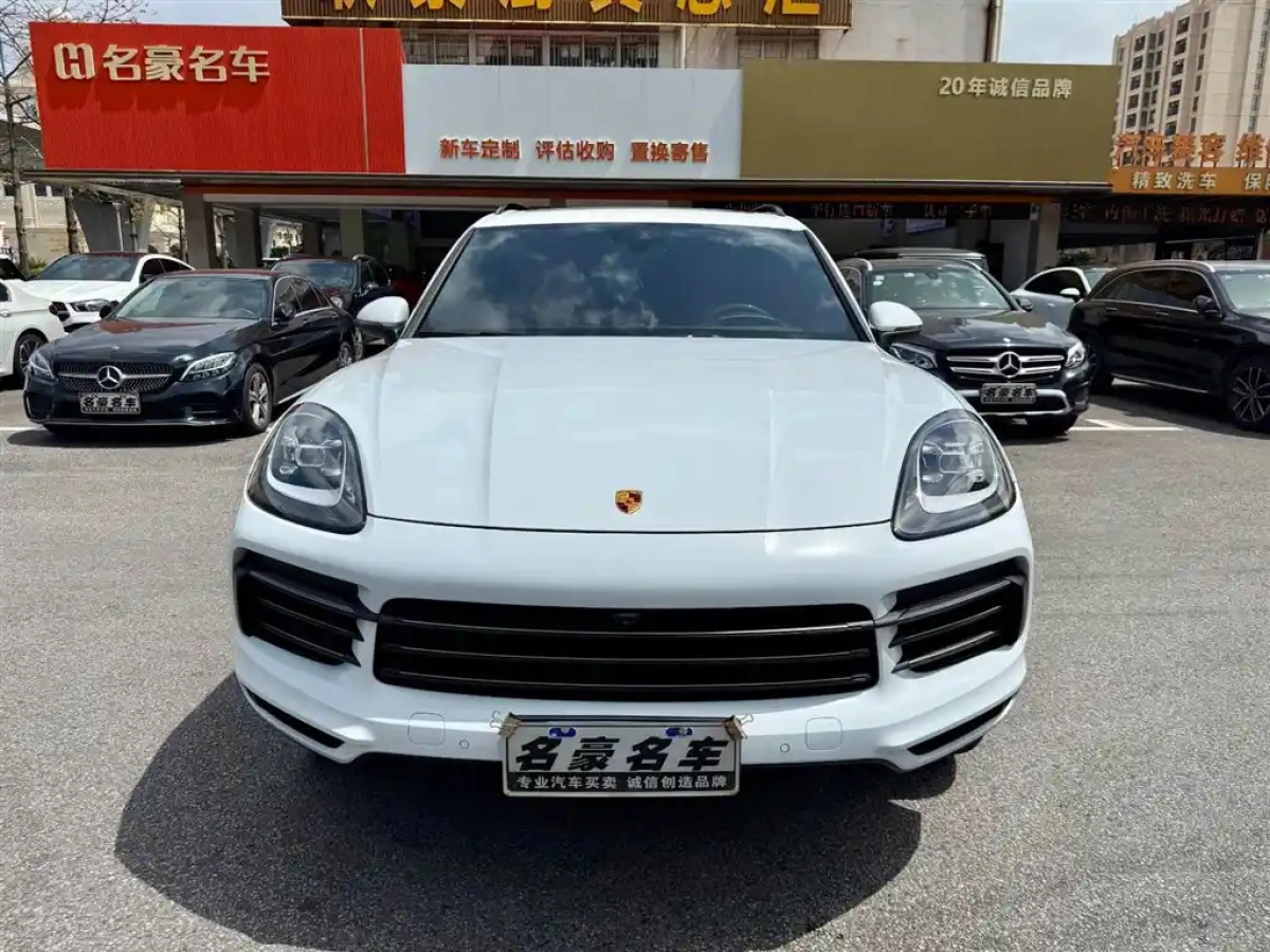 PORSCHE CAYENNE