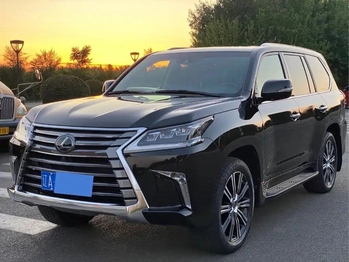 LEXUS LX