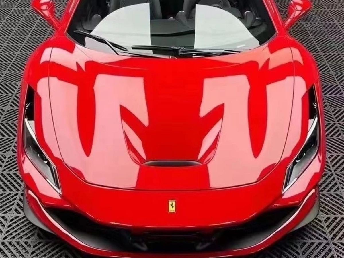 FERRARI F8