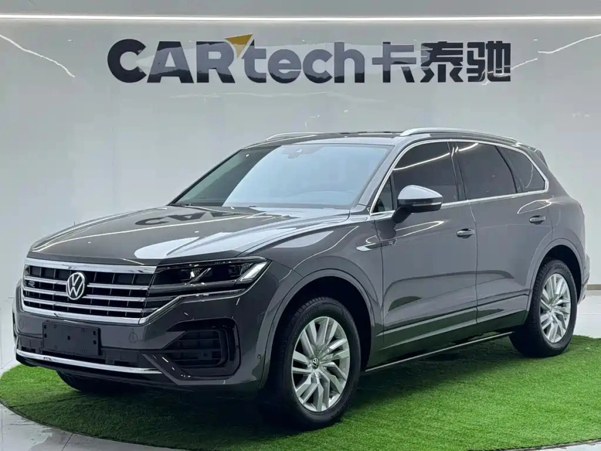 VOLKSWAGEN TOUAREG