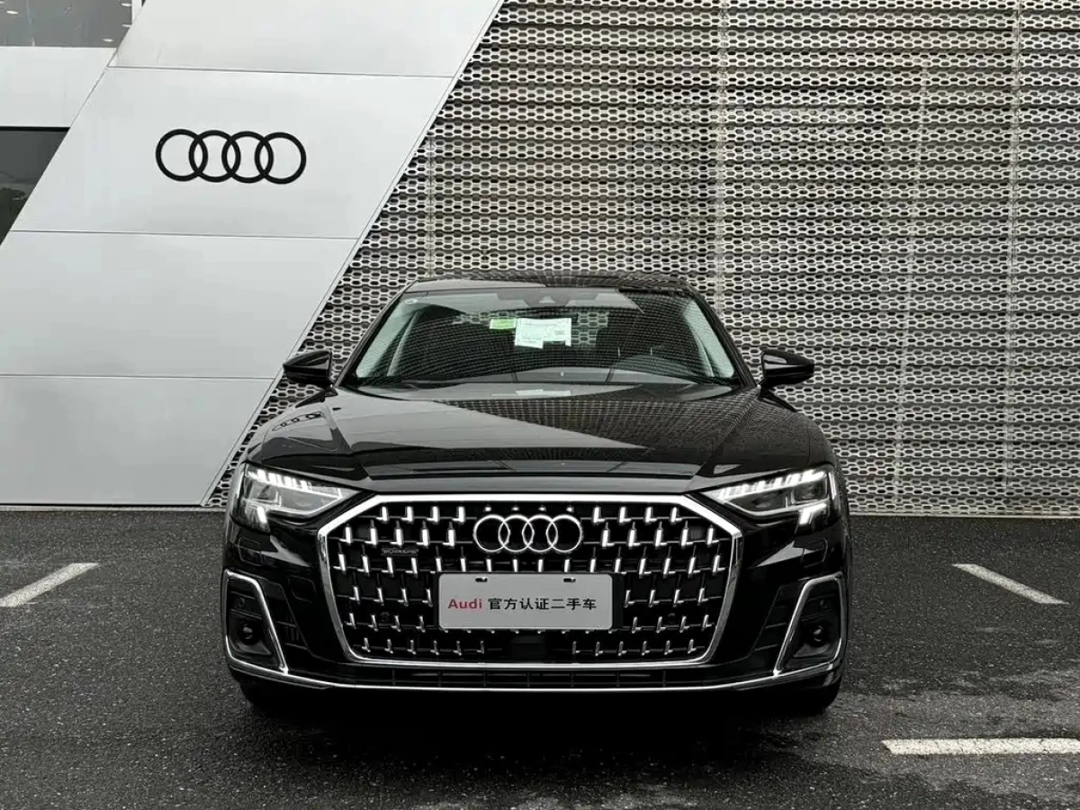 AUDI A8