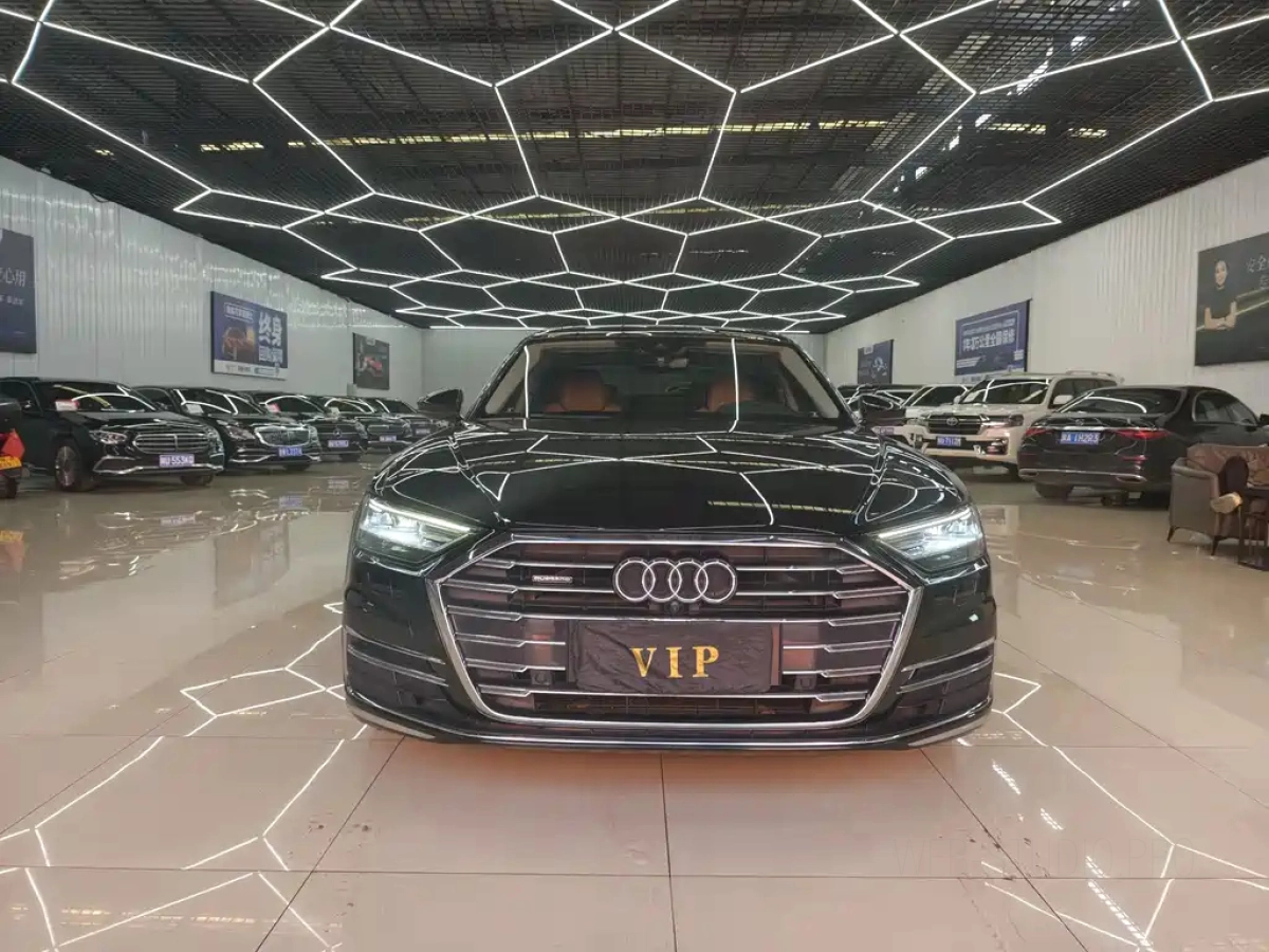 AUDI A8