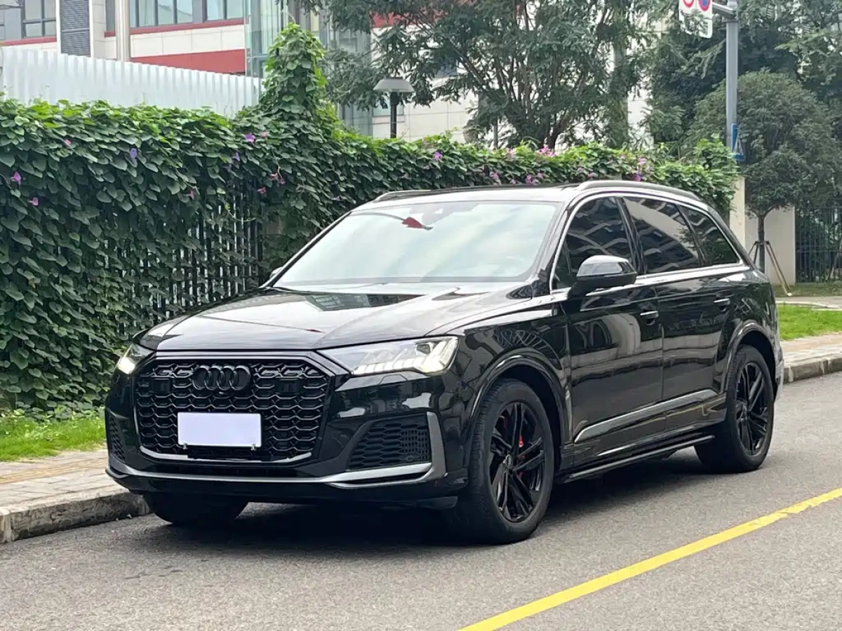 AUDI Q7  2023
