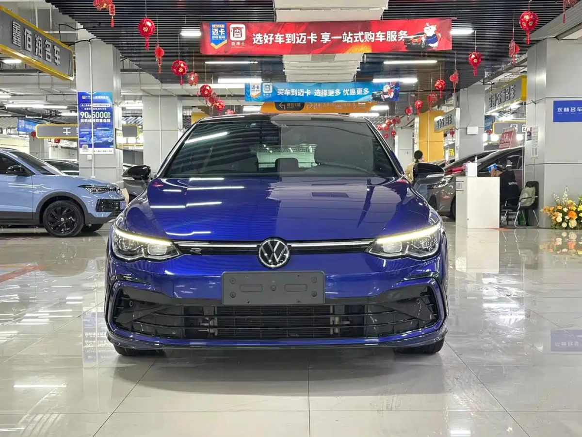 VOLKSWAGEN GOLF