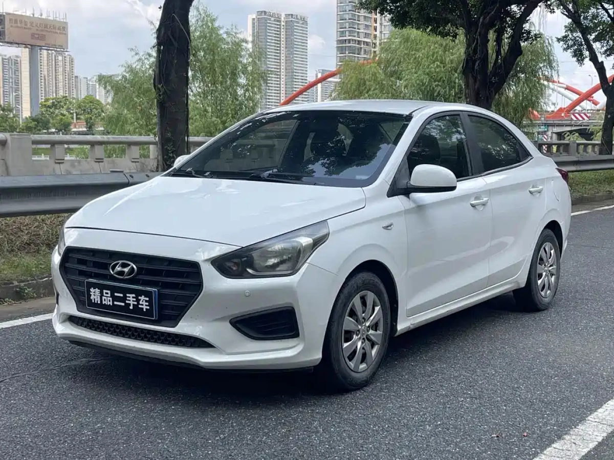 HYUNDAI SOLARIS  2019