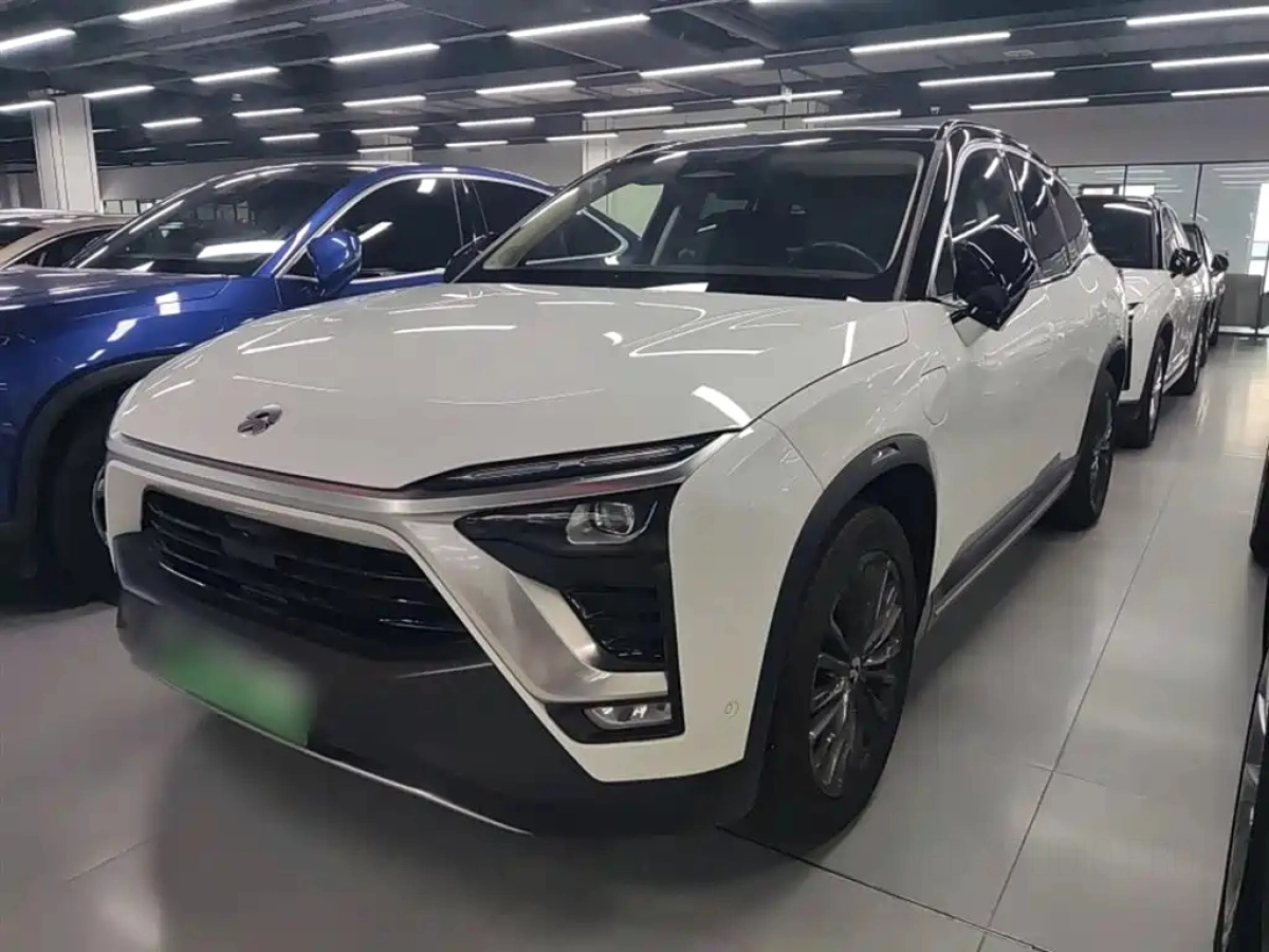 NIO ES8