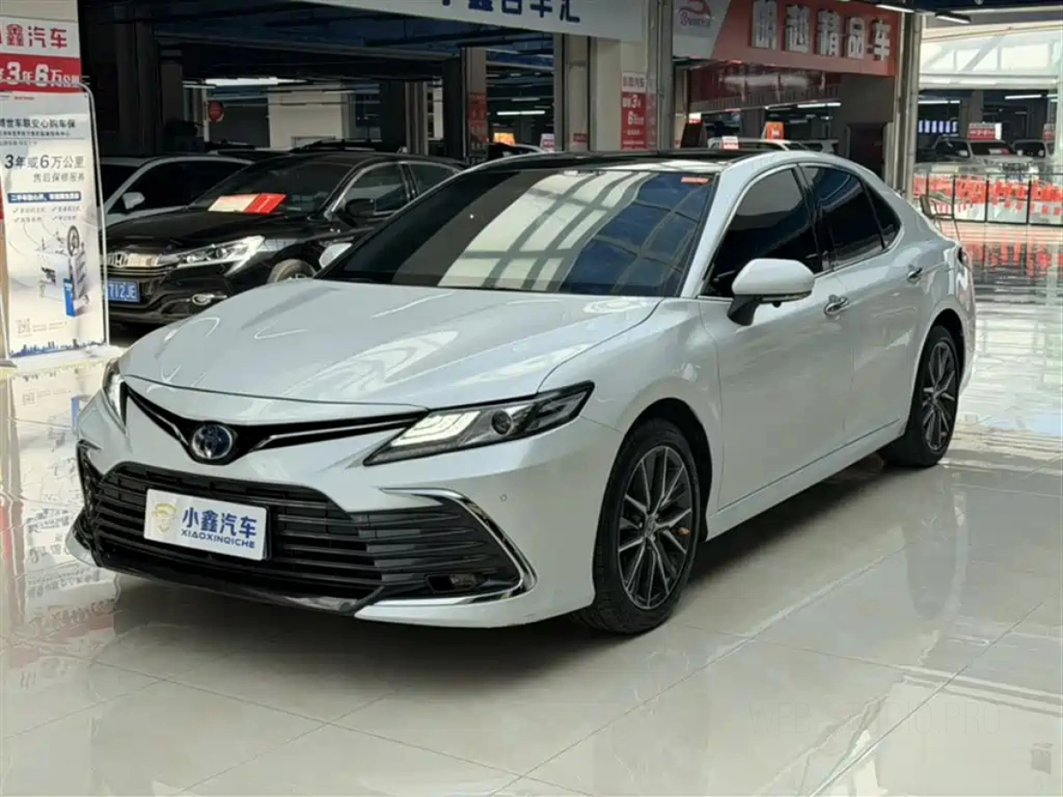 TOYOTA CAMRY
