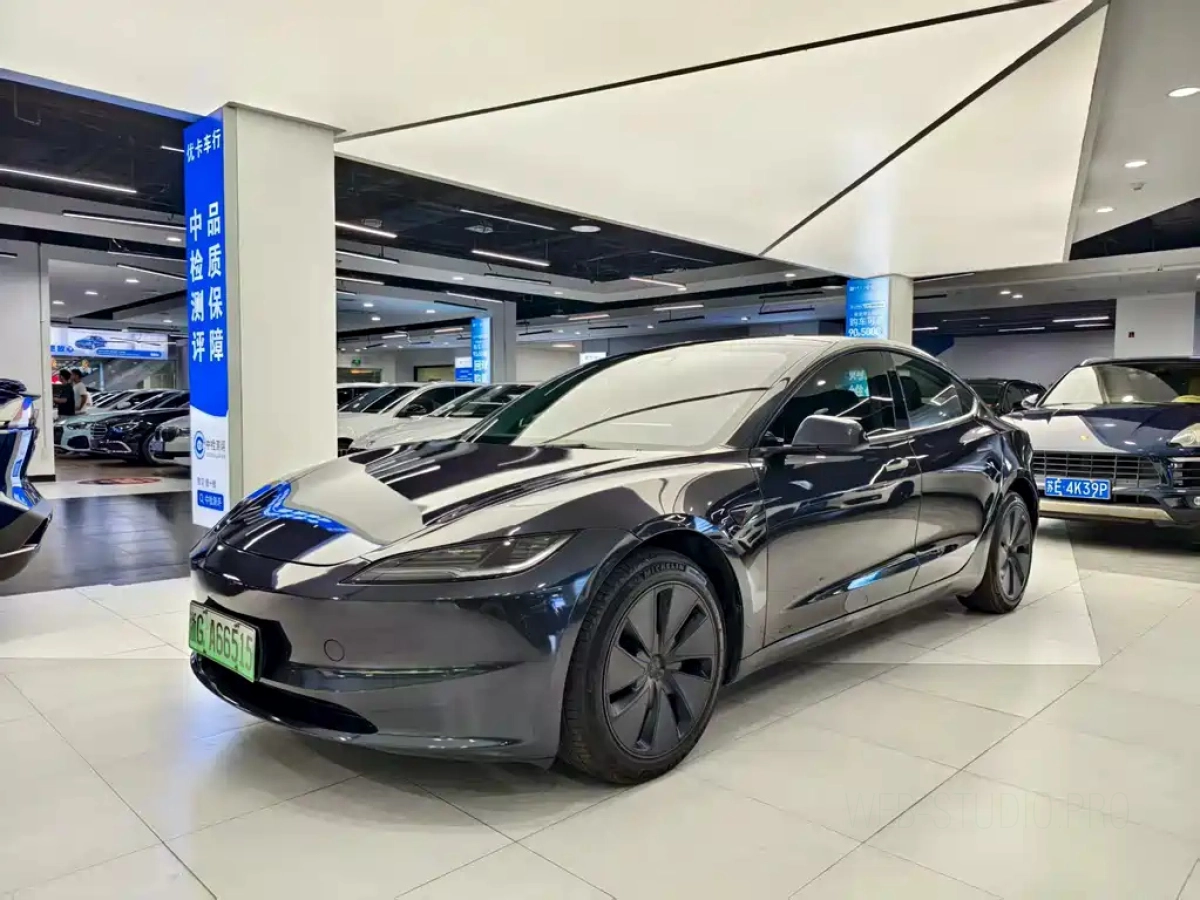 TESLA MODEL 3