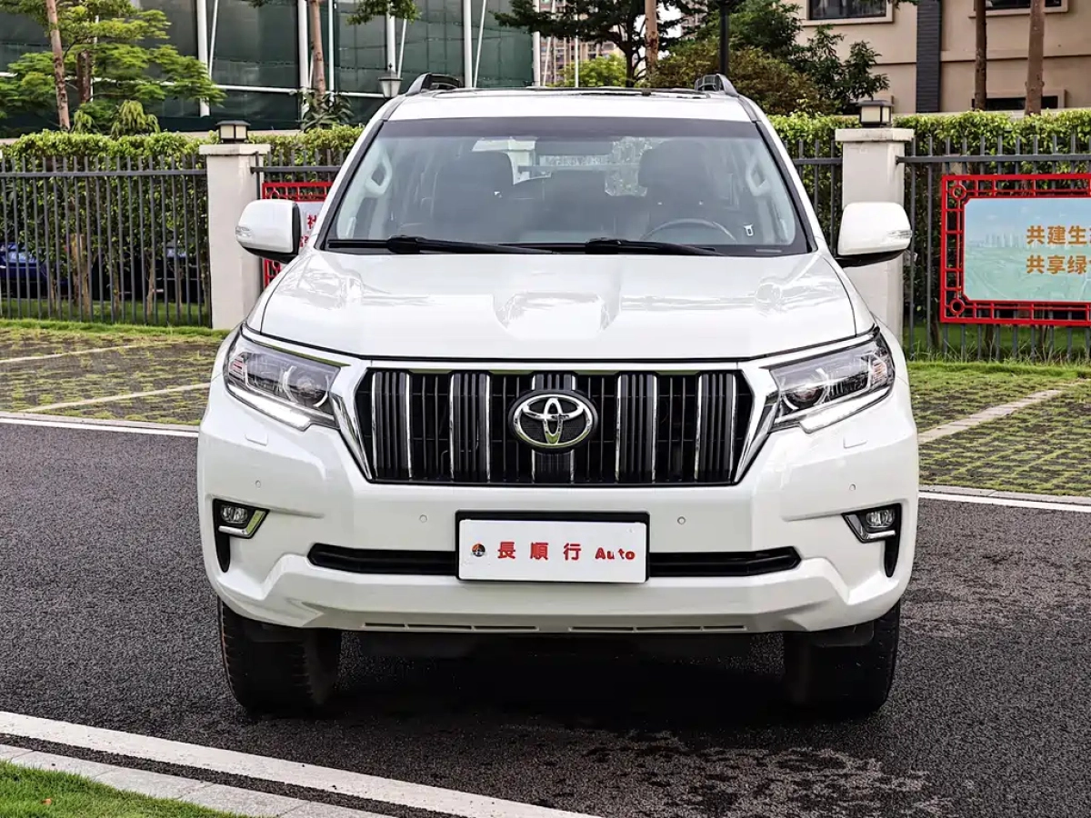 TOYOTA PRADO