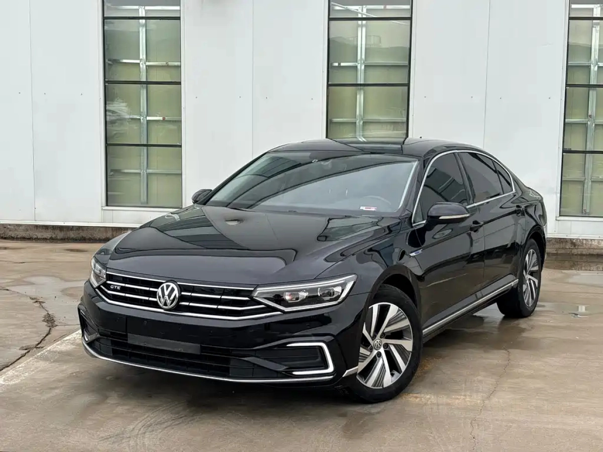 VOLKSWAGEN MAGOTAN GTE PLUG IN HYBRID