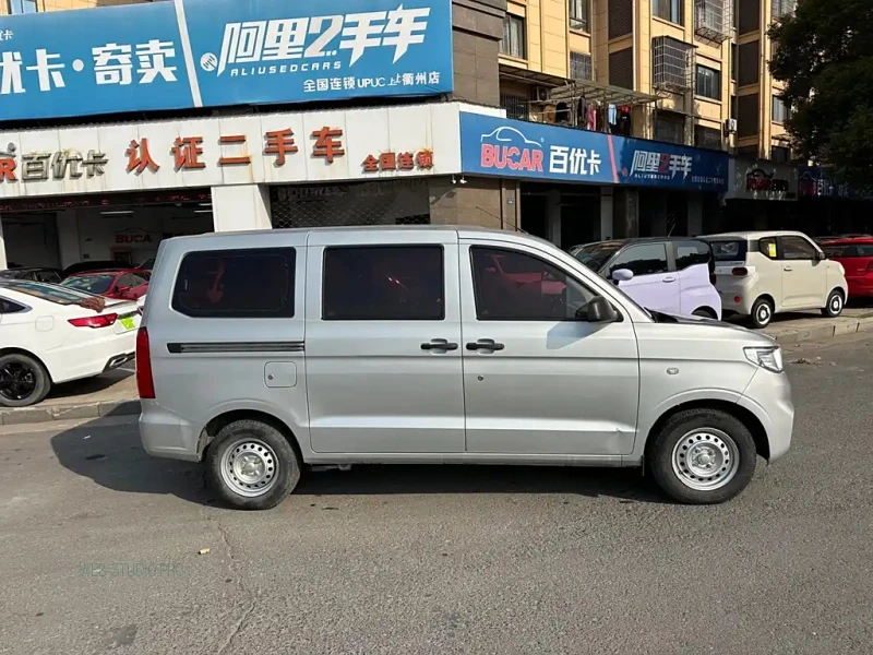 SGMW WULING HONGGUANG V