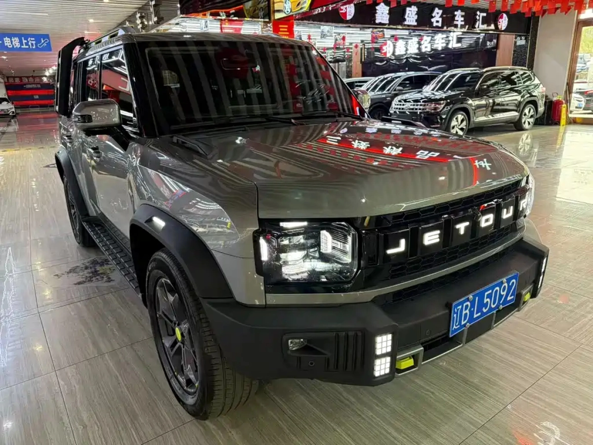 JETOUR TRAVELLER  T2