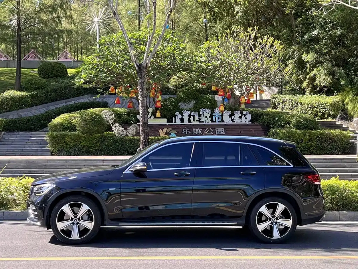 MERCEDES BENZ GLC