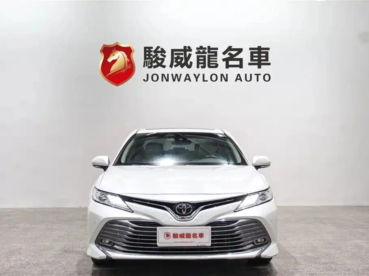 TOYOTA CAMRY