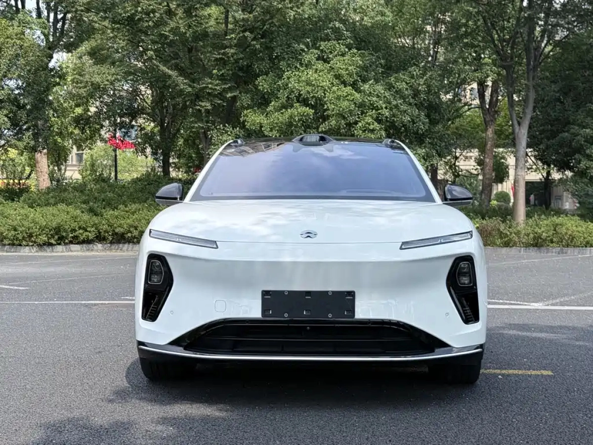 NIO ET9