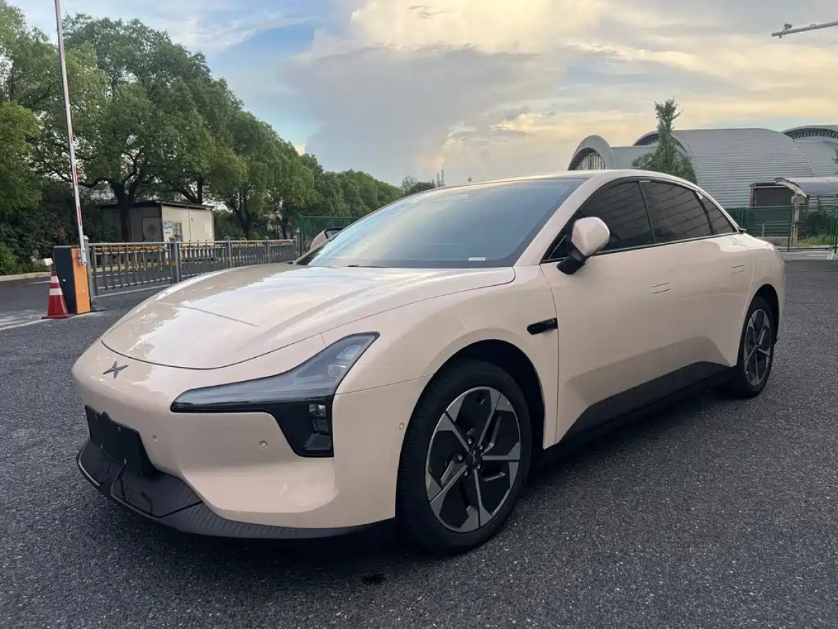 XPENG MOTORS MONA M03