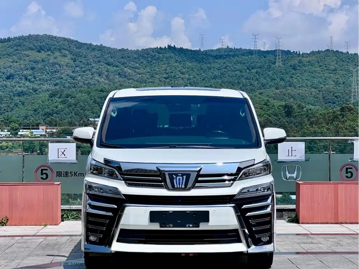 TOYOTA VELLFIRE