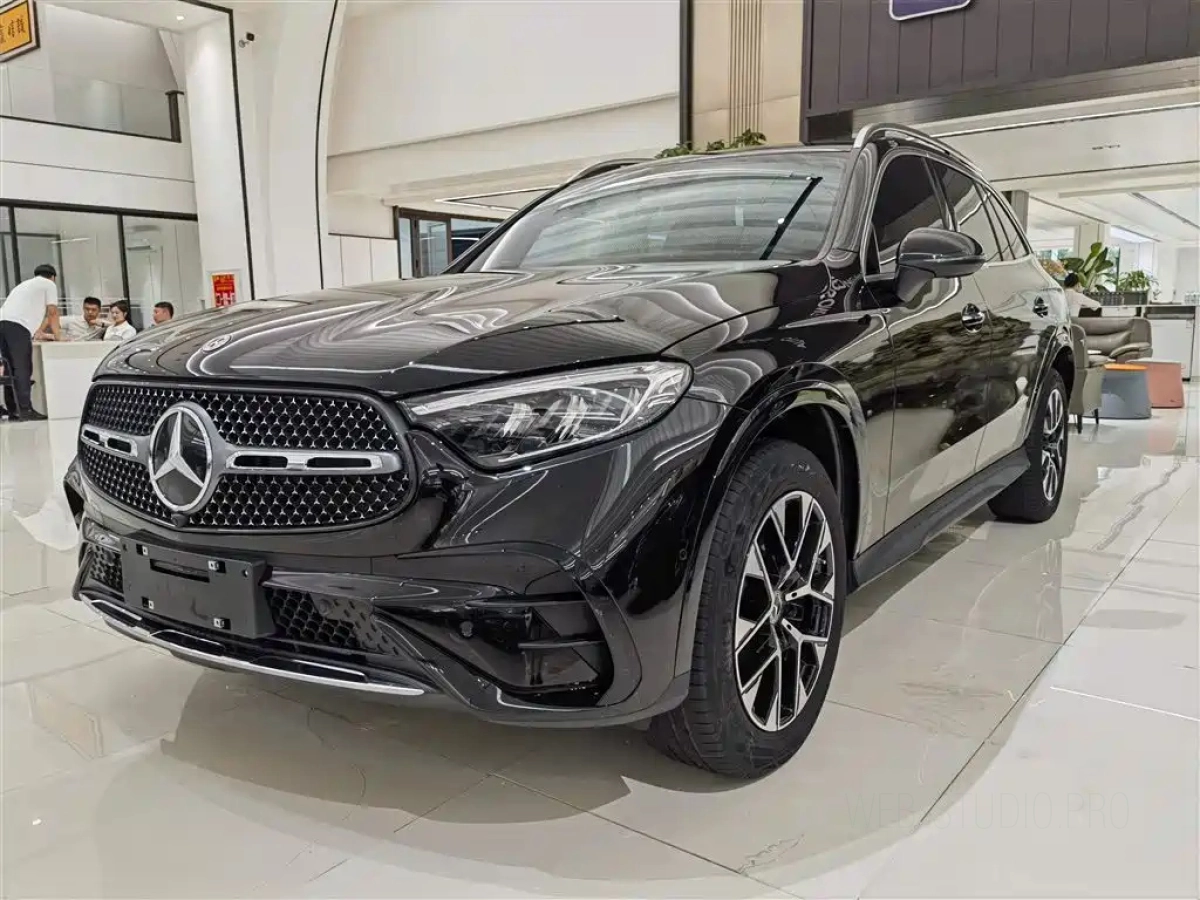 MERCEDES BENZ GLC  2024
