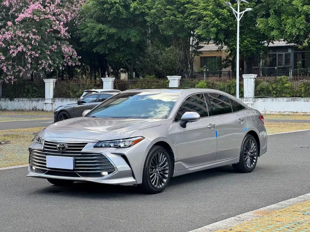 TOYOTA AVALON  2021